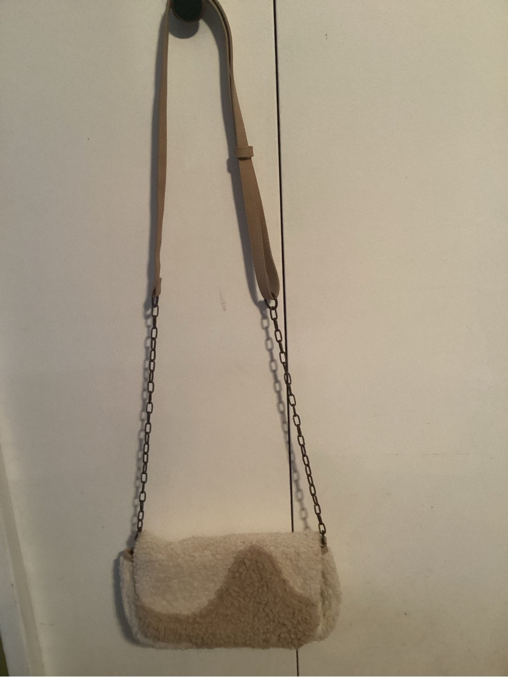 Universal Thread Beige Shearling Wave Crossbody Bag